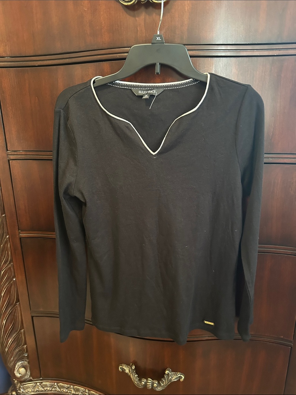 Ellen Tracy Black Long-Sleeve Top with Contrast Trim